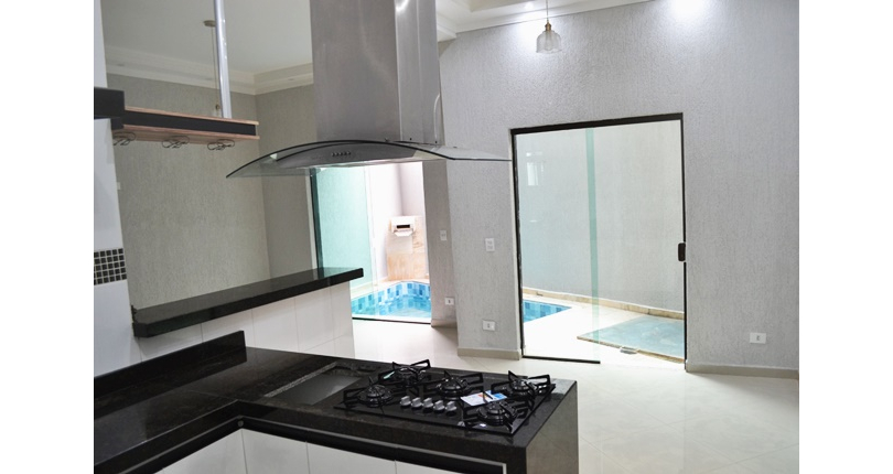 Sobrado à venda no Bairro do Jardim Líbano na Rua Afonso Lobardi,