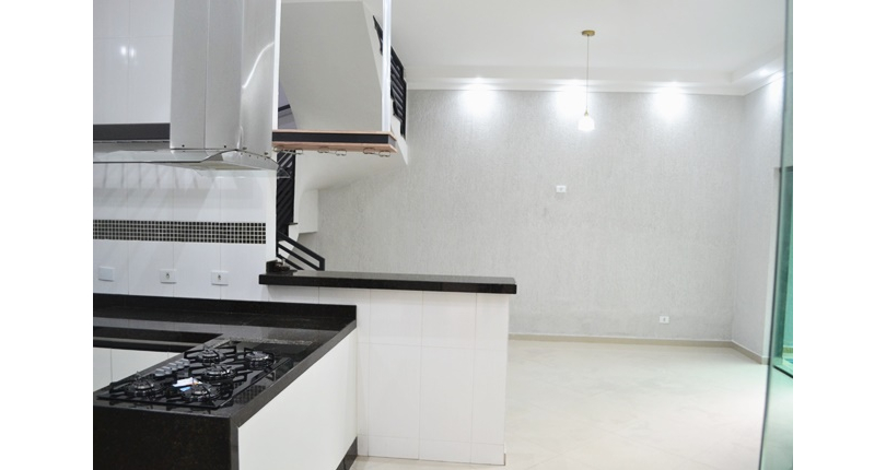 Sobrado à venda no Bairro do Jardim Líbano na Rua Afonso Lobardi,