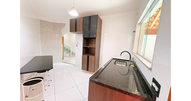  Sobrado à venda no Bairro da Vila Guedes na Rua São Francisco de Assis,