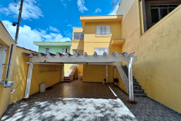 Casa assobradada à venda no Bairro do Jardim Vista Linda na Rua Francisco Beltrão