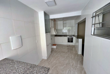 Casa assobradada à venda no Bairro do Jardim Vista Linda na Rua Francisco Beltrão