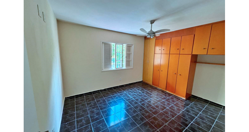 Casa assobradada à venda no Bairro do Jardim Vista Linda na Rua Francisco Beltrão