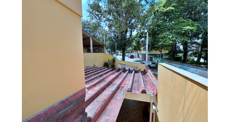 Casa assobradada à venda no Bairro do Jardim Vista Linda na Rua Francisco Beltrão