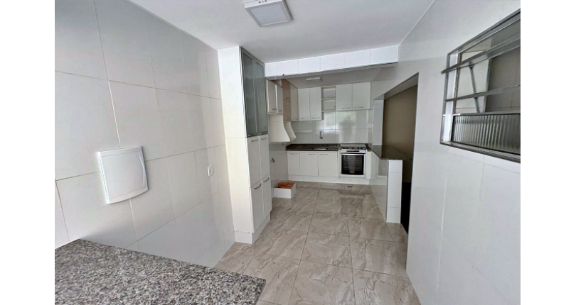 Casa assobradada à venda no Bairro do Jardim Vista Linda na Rua Francisco Beltrão