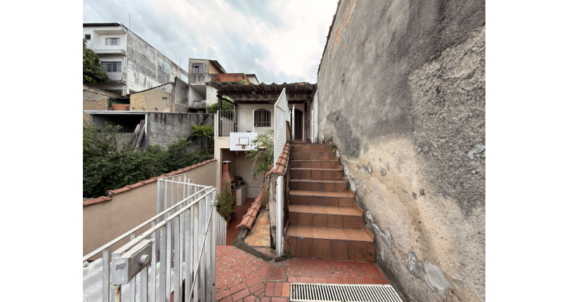 Sobrado à venda no Bairro da Vila dos Remédios na Rua Antônio Ayrosa