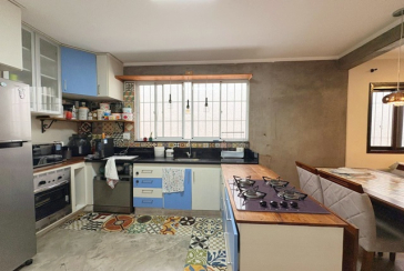 Oportunidade: Bela Casa Térrea à venda no Bairro do Jardim Mangalot na Rua Desembargador Cândido da Cunha Cintra