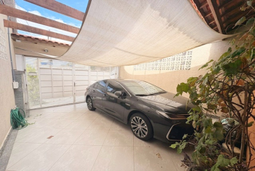 Oportunidade: Bela Casa Térrea à venda no Bairro do Jardim Mangalot na Rua Desembargador Cândido da Cunha Cintra