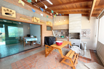 Oportunidade: Bela Casa Térrea à venda no Bairro do Jardim Mangalot na Rua Desembargador Cândido da Cunha Cintra