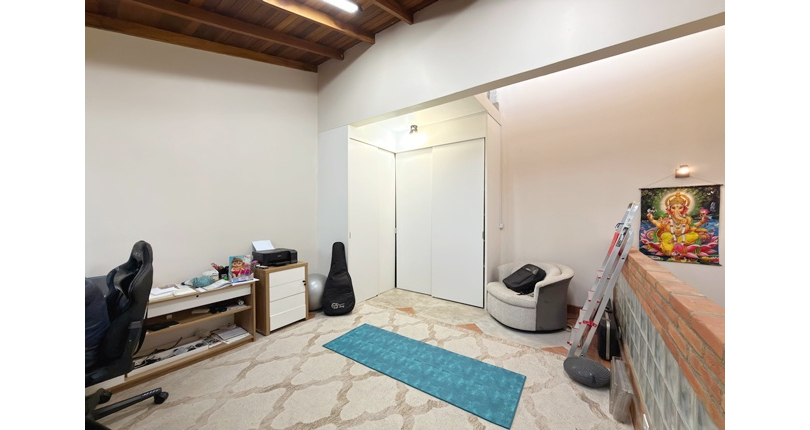 Oportunidade: Bela Casa Térrea à venda no Bairro do Jardim Mangalot na Rua Desembargador Cândido da Cunha Cintra