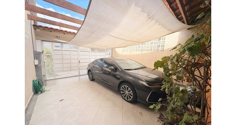 Oportunidade: Bela Casa Térrea à venda no Bairro do Jardim Mangalot na Rua Desembargador Cândido da Cunha Cintra