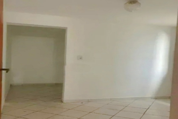  Casa assobradada à venda no Bairro do Jardim Marisa na Rua Antônio Batista,