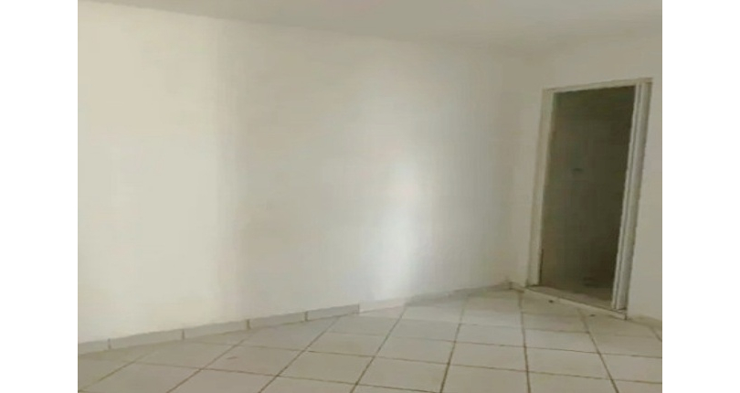  Casa assobradada à venda no Bairro do Jardim Marisa na Rua Antônio Batista,