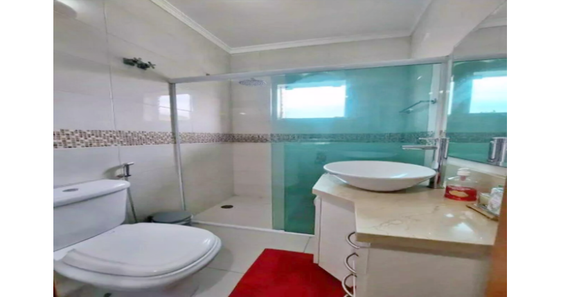 Lindo Sobrado à venda no Bairro do Parque São Domingos na Rua Waltrudes Correa