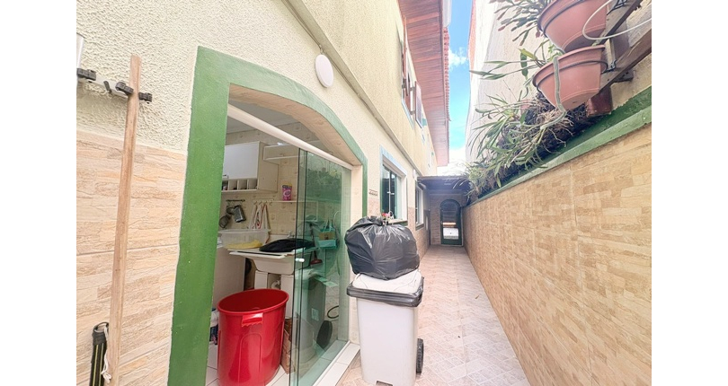  Sobrado à venda no Bairro do Jardim Santo Elias na Rua Durval Fernandes Chaves, 