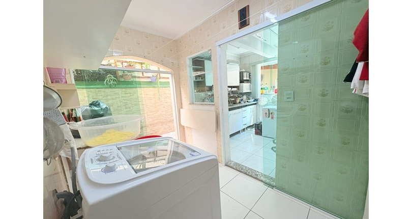  Sobrado à venda no Bairro do Jardim Santo Elias na Rua Durval Fernandes Chaves, 