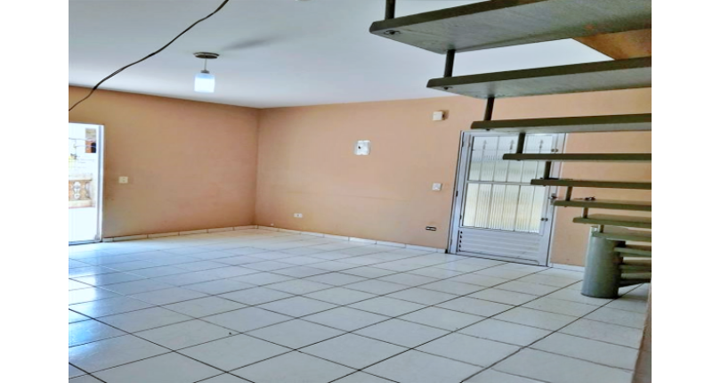  Sobrado à venda no Bairro do  Conjunto Habitacional Turística na Rua Parque do Itatiaia,