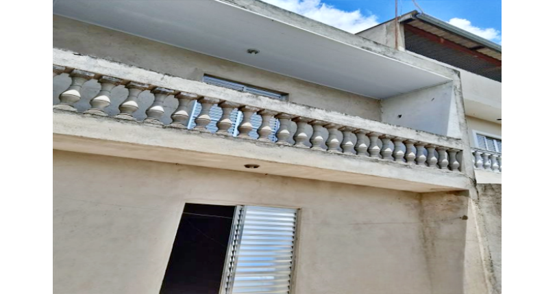  Sobrado à venda no Bairro do  Conjunto Habitacional Turística na Rua Parque do Itatiaia,