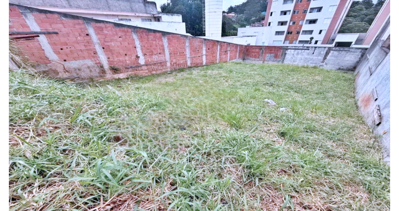 Terreno à venda no Bairro do Jardim Jaraguá na Rua Francisco Bellazzi
