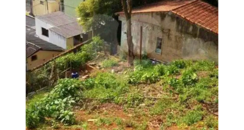 Terreno à venda no Bairro da Vila Mangalot na Rua José Ataliba Ortiz