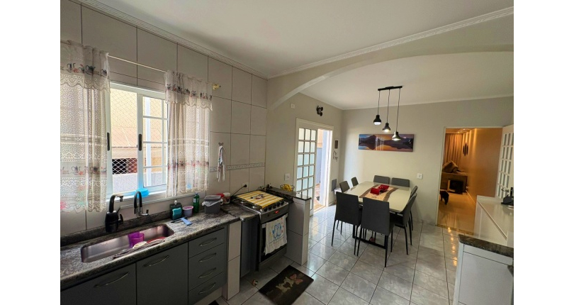 Sobrado à venda no Bairro do Jardim Vista Linda na Rua Erva Cidreira,