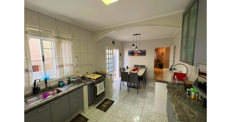 Sobrado à venda no Bairro do Jardim Vista Linda na Rua Erva Cidreira,