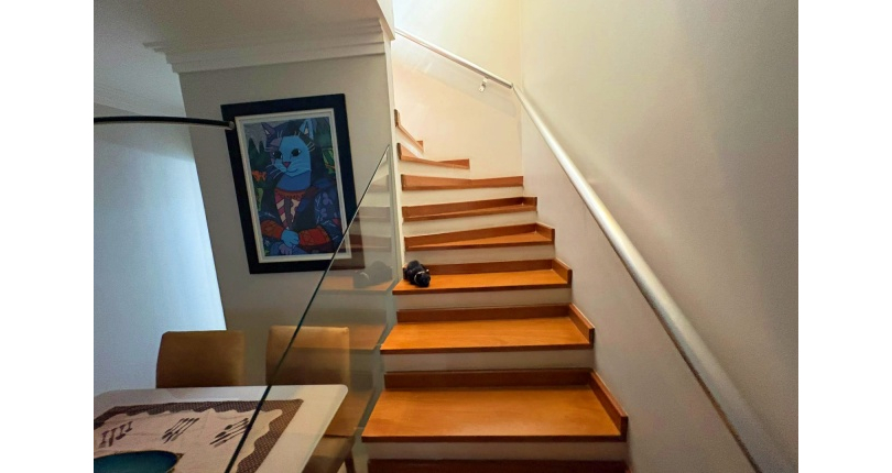 Sobrado à venda no Bairro do Jardim Vista Linda na Rua Erva Cidreira,