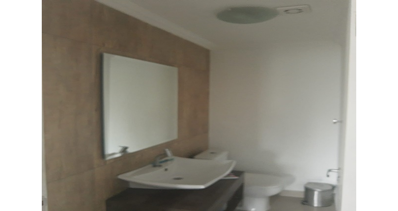 Sobrado à venda no Bairro do Jaraguá na Rua Bacurizeiros,