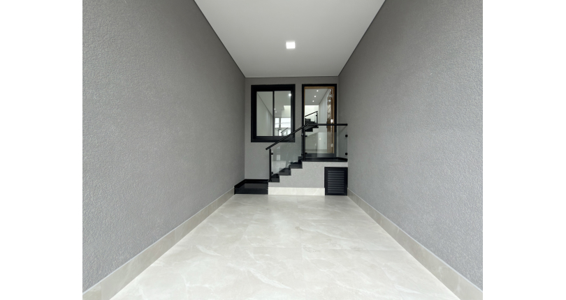 Sobrado novo à venda no Bairro do Parque Maria Domitila na Rua Edvard de Vita Godoy 252