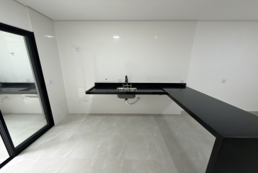 Sobrado novo à venda no Bairro do Parque Maria Domitila na Rua Edvard de Vita Godoy 254