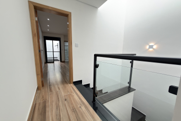 Sobrado novo à venda no Bairro do Parque Maria Domitila na Rua Edvard de Vita Godoy 254