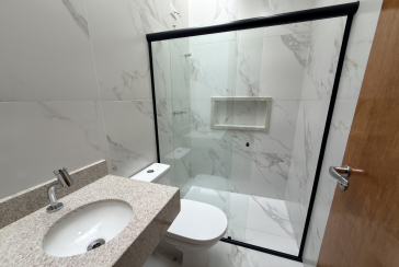 Sobrado novo à venda no Bairro do Parque Maria Domitila na Rua Edvard de Vita Godoy 254