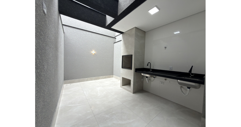 Sobrado novo à venda no Bairro do Parque Maria Domitila na Rua Edvard de Vita Godoy 254