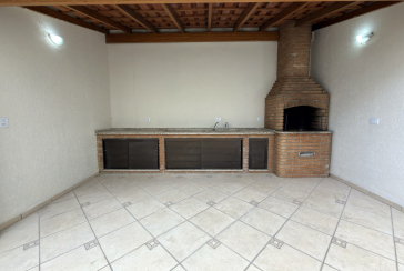 Sobrado à venda no Bairro do Jardim Santo Elias na Rua Benedito da Fonseca Rondon. 