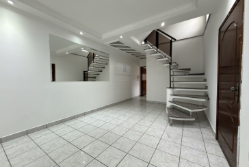 Sobrado à venda no Bairro do Jardim Santo Elias na Rua Benedito da Fonseca Rondon. 