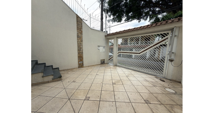 Sobrado à venda no Bairro do Jardim Santo Elias na Rua Benedito da Fonseca Rondon. 