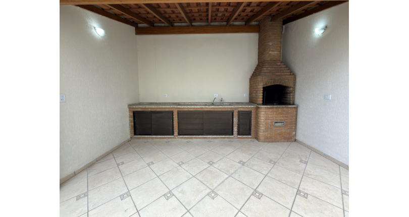 Sobrado à venda no Bairro do Jardim Santo Elias na Rua Benedito da Fonseca Rondon. 