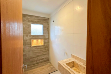 Sobrado novo à venda no Bairro da Chácara Jaraguá na Rua Rio Grande da Serra