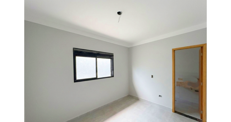 Sobrado novo à venda no Bairro da Chácara Jaraguá na Rua Rio Grande da Serra