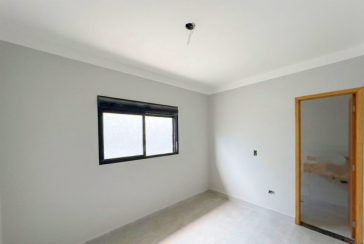 Sobrado novo à venda no Bairro da Chácara Jaraguá na Rua Rio Grande da Serra