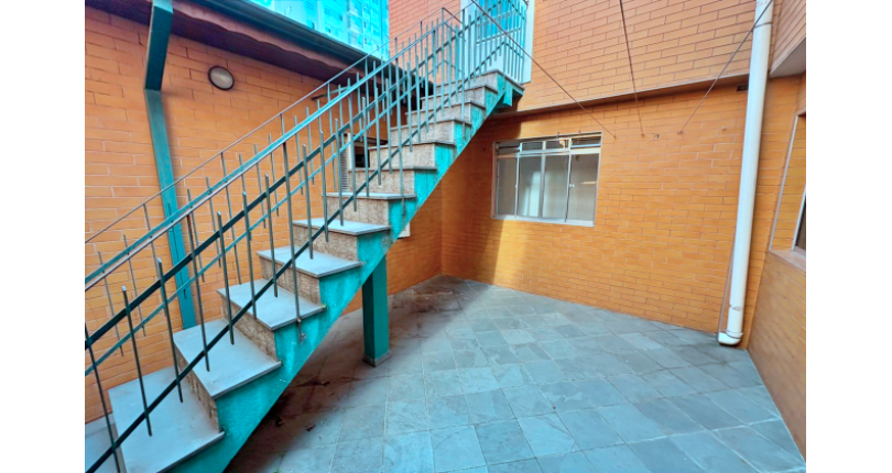 Casa Térrea à venda no Bairro do Parque São Domingos na Rua Professor José Maria Calazans Nogueira