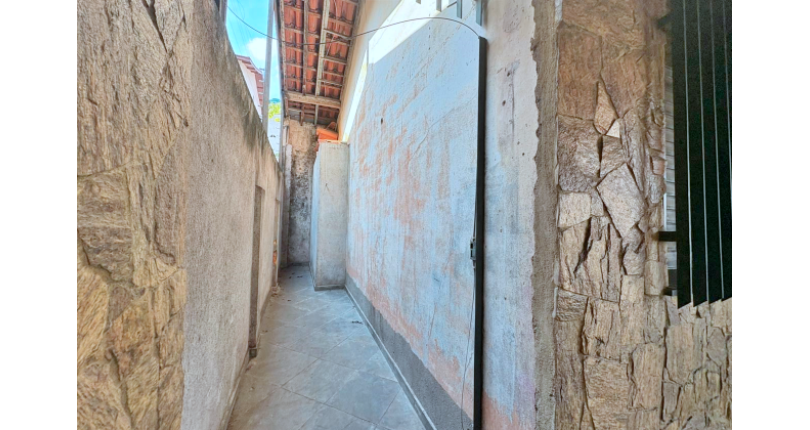 Casa Térrea à venda no Bairro do Parque São Domingos na Rua Professor José Maria Calazans Nogueira