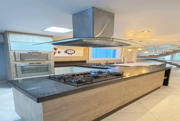 Sobrado à venda no Bairro do Parque Maria Domitila na Rua Manuel de Oliveira Rocha