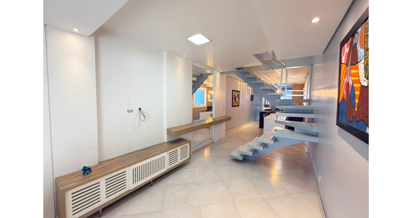 Sobrado à venda no Bairro do Parque Maria Domitila na Rua Manuel de Oliveira Rocha