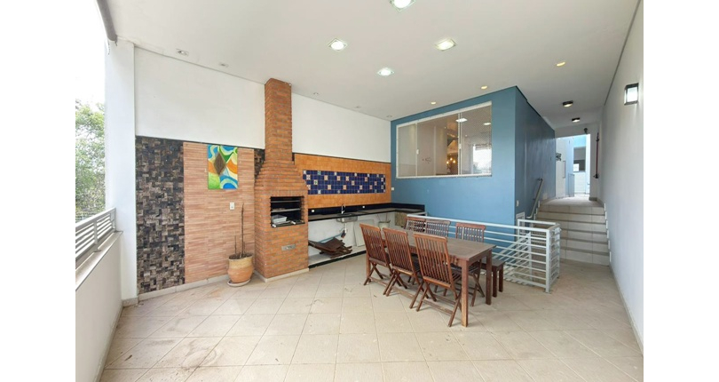 Sobrado à venda no Bairro do Parque Maria Domitila na Rua Manuel de Oliveira Rocha