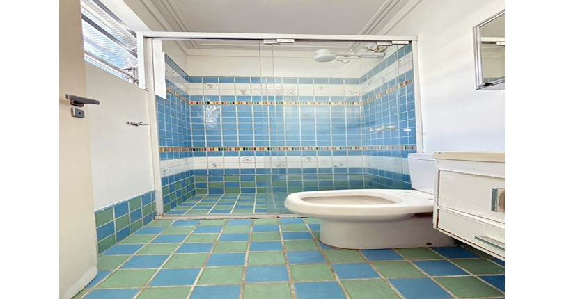 Sobrado à venda no Bairro do Parque Maria Domitila na Rua Manuel de Oliveira Rocha