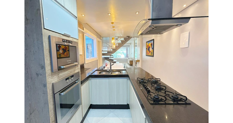 Sobrado à venda no Bairro do Parque Maria Domitila na Rua Manuel de Oliveira Rocha