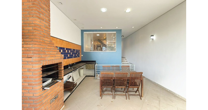 Sobrado à venda no Bairro do Parque Maria Domitila na Rua Manuel de Oliveira Rocha