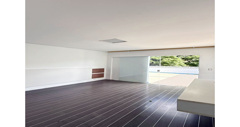 Sobrado à venda no Bairro do Parque Maria Domitila na Rua Manuel de Oliveira Rocha