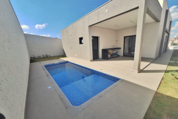 Linda Casa à venda em Itatiba no Residencial Fazenda Santa Rosa - Fase 1 na Avenida Carmelo Scarparo