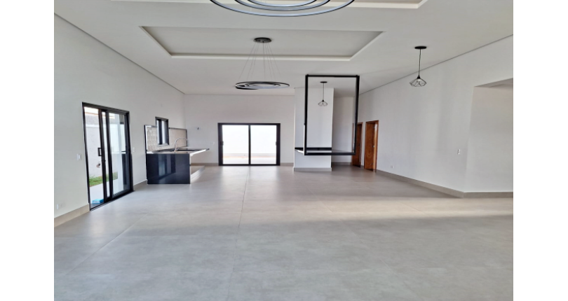 Linda Casa à venda em Itatiba no Residencial Fazenda Santa Rosa - Fase 1 na Avenida Carmelo Scarparo